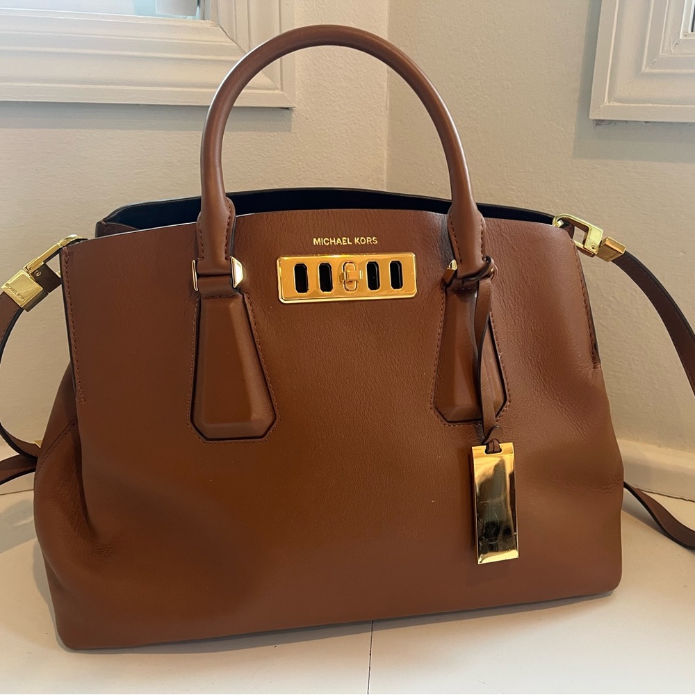 Michael Kors Vivian LG Satchel